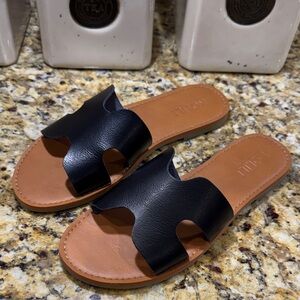 Kolili sandals